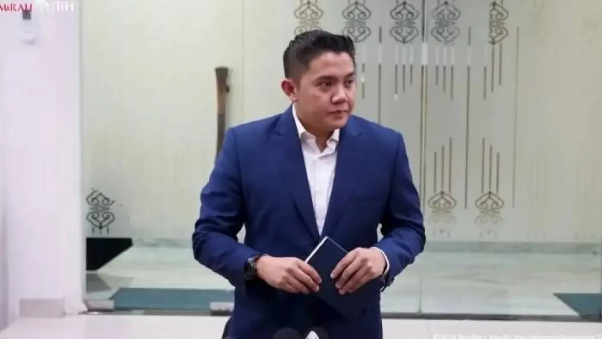 Seskab Teddy Wijaya.