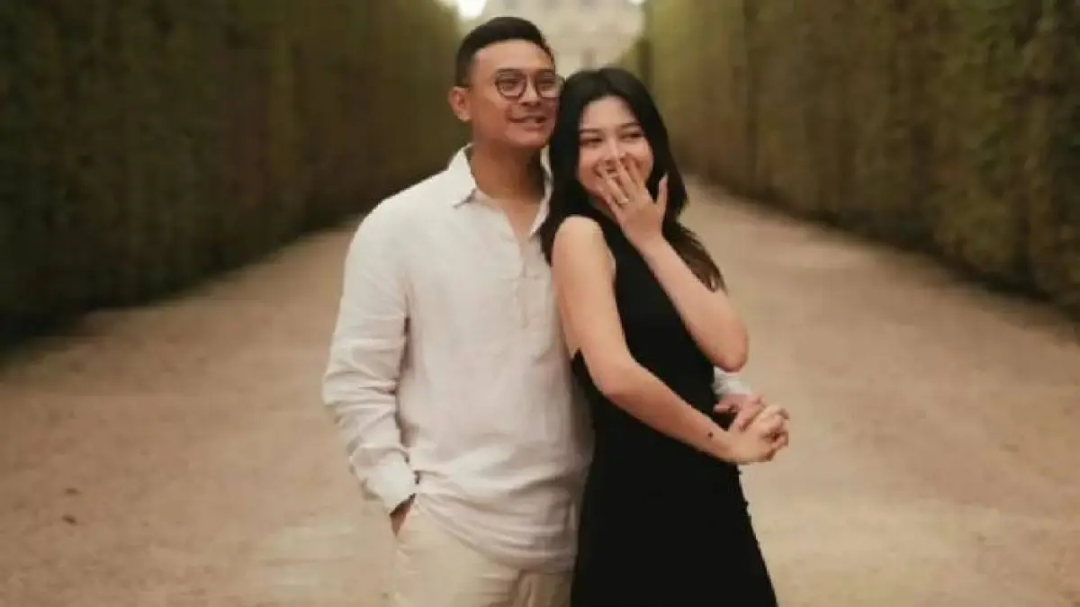 Yoriko Angeline dan Aldio Oekon lamaran.