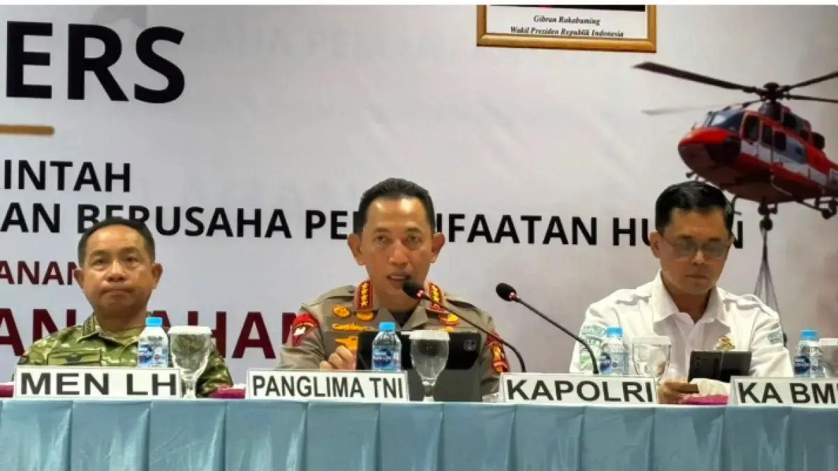 Kapolri Jenderal Polisi Listyo Sigit Prabowo mengungkap sudah ada 138 tersangka kasus karhutla sampai hari ini (7/9). Angkanya bisa jadi akan bertambah karena proses terus berjalan. (Sahrul Yunizar/JawaPos.com)