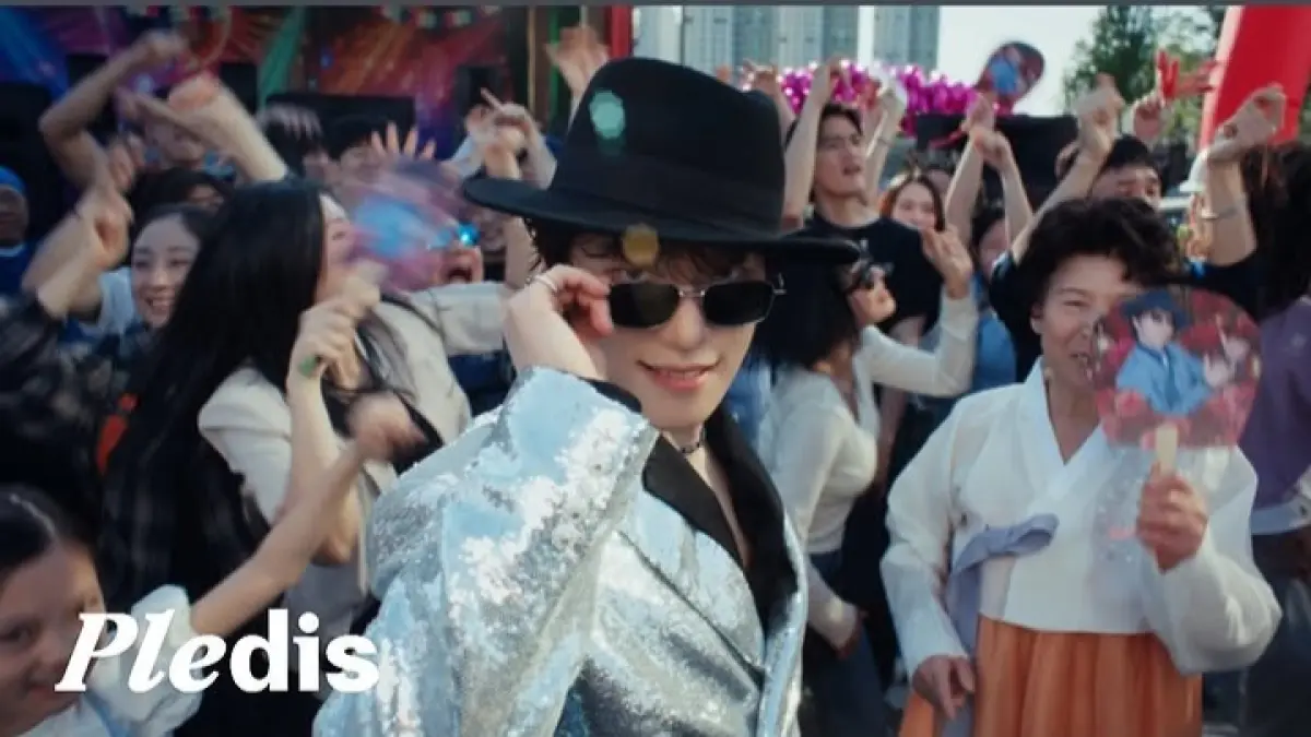 Dino Seventeen dengan Alter Egonya yaitu "Picheolin"