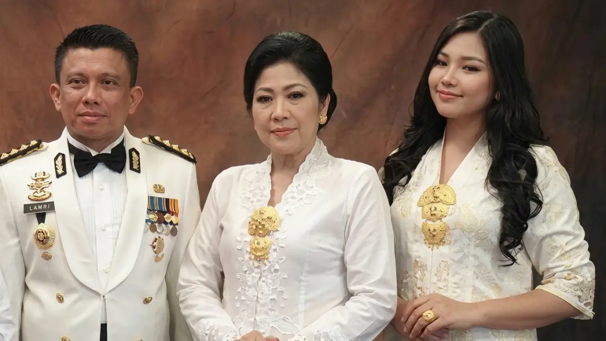 Putri Candrawathi ciptakan lagu "Hidup Memuliakanmu" dari balik penjara! Sang putri, Trisha Eungelica, bocorkan suasana studio jelang rilis 14 September. Baca selengkapnya!