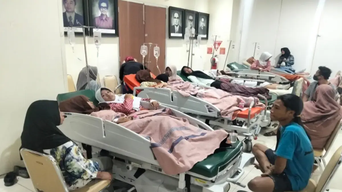 Puluhan siswa dirawat di RSUD Soewondo pada Rabu (9/9). (ANDRE FAIDHIL FALAH/RADAR KUDUS)