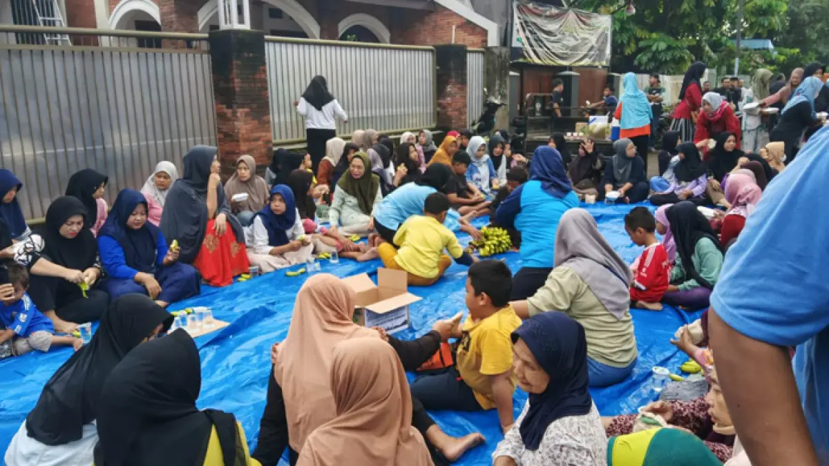 Filosofi Jawa urip iku urup mengajarkan bahwa hidup idealnya memberi manfaat bagi sesama. (JombangBanget.id - JawaPos)