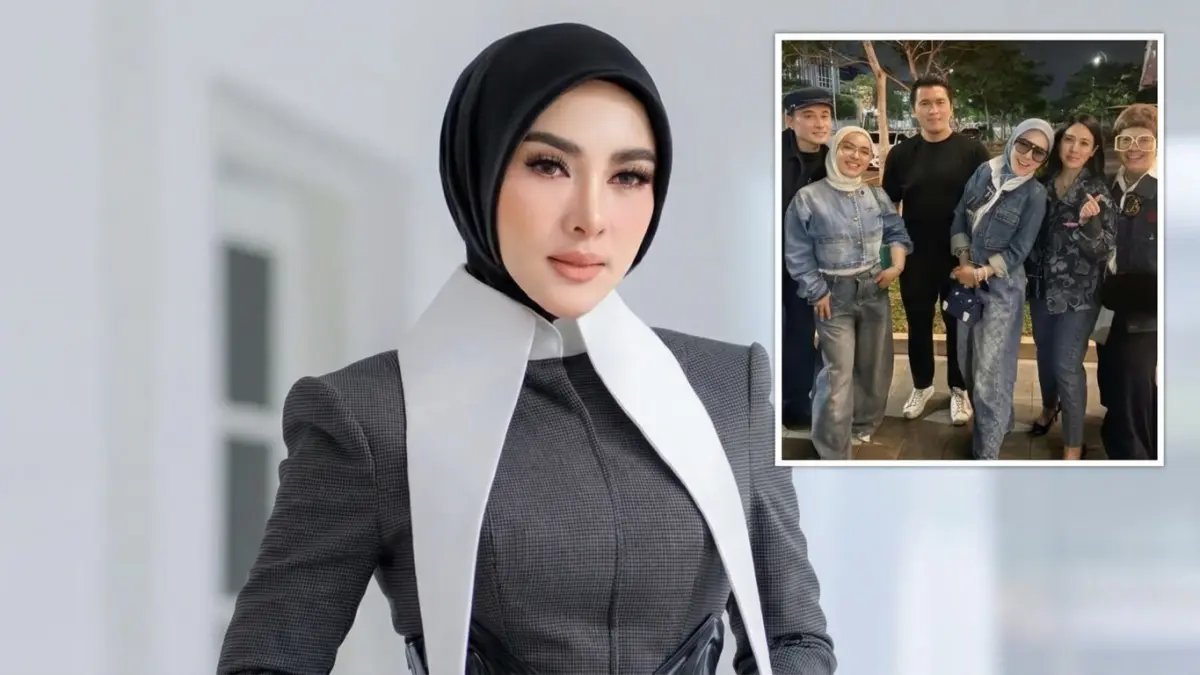 Tampil memukau di konser Kahitna, Syahrini kenakan outfit dan perhiasan senilai Rp37 Miliar. Ternyata ini jajaran bisnis yang bikin pundi kekayaannya tak pernah habis.