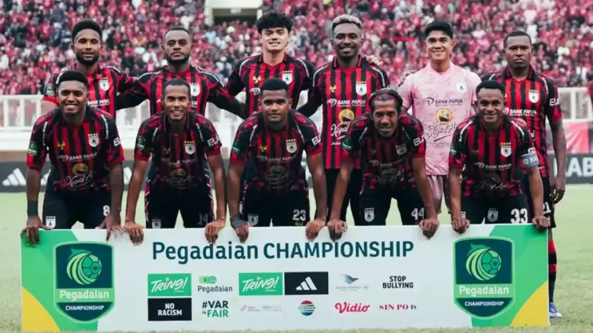 Persipura Jayapura memilih Sidoarjo sebagai home base untuk Championship 2026-2027 karena akses penerbangan dan fasilitas yang dinilai lebih nyaman. (Persipura)