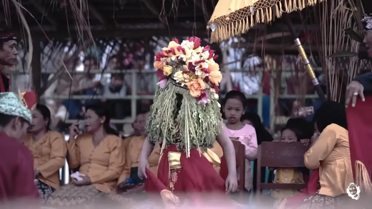 Penari Seblang (YouTube: @igabrianandai)