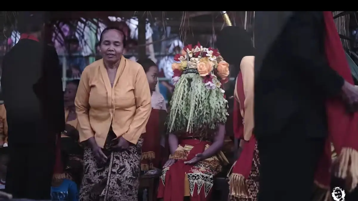 Penari Seblang (YouTube: @igabrianandai)