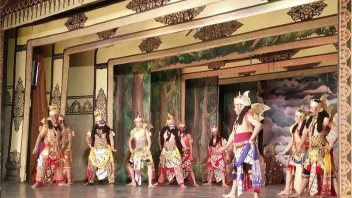 Wayang Orang Sriwedari(google search foto Gedung Wayang Orang Sriwedari)