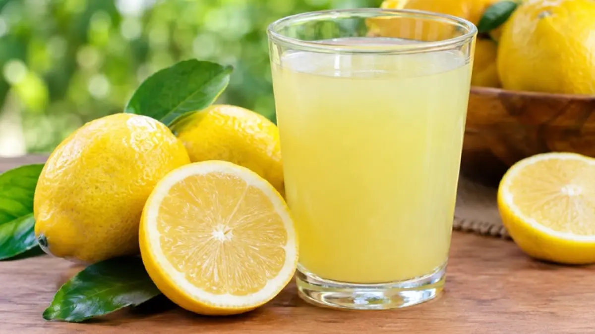 Ilustrasi manfaat sari lemon. (AI GENERATED)