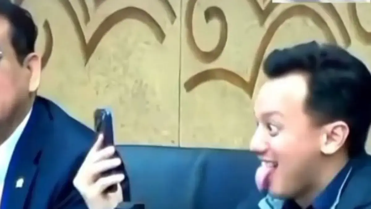 Moreno Soeprapto, Viral Video Call Sambil Menjulurkan Lidah Saat Rapat DPR.