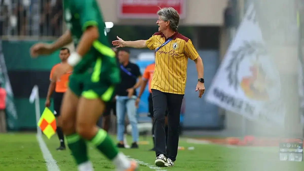 Pelatih Kepala PSS Sleman Pieter Huistra. (Istimewa)