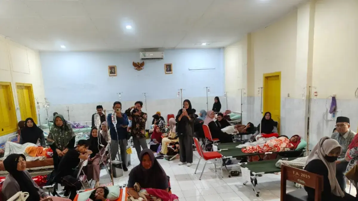 Korban keracunan MBG mendapatkan perawatan di RSUD Batang, Kamis (24/9/2026). (Metro Pekalongan)