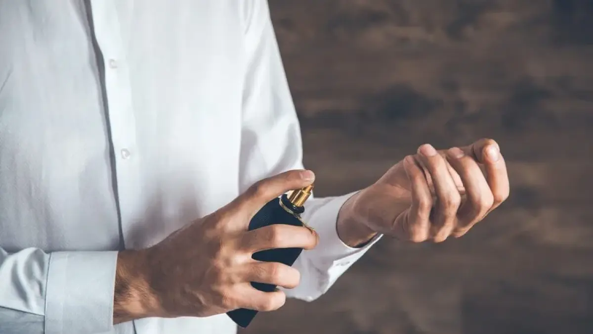 Parfum yang digunakan sehari-hari perlu disimpan dan diaplikasikan dengan cara yang tepat agar aromanya tetap terjaga.(KosmetikIndonesia)