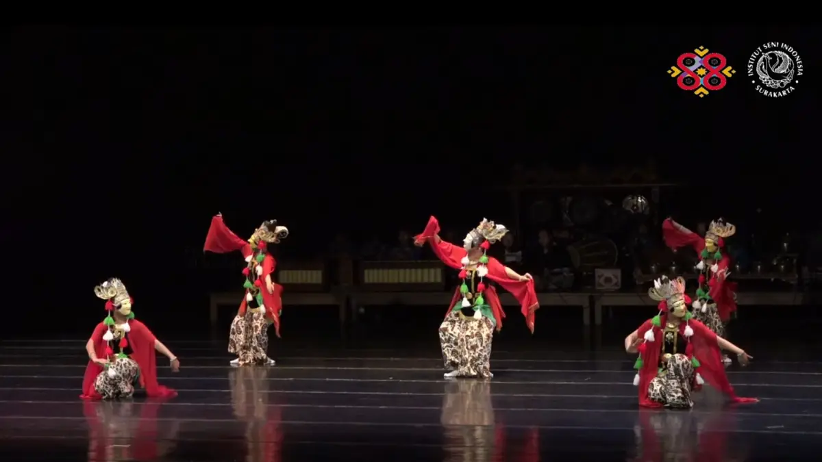 Tari Srimpen Mungkah Lawang (YouTube @ISISurakartaOfficial)