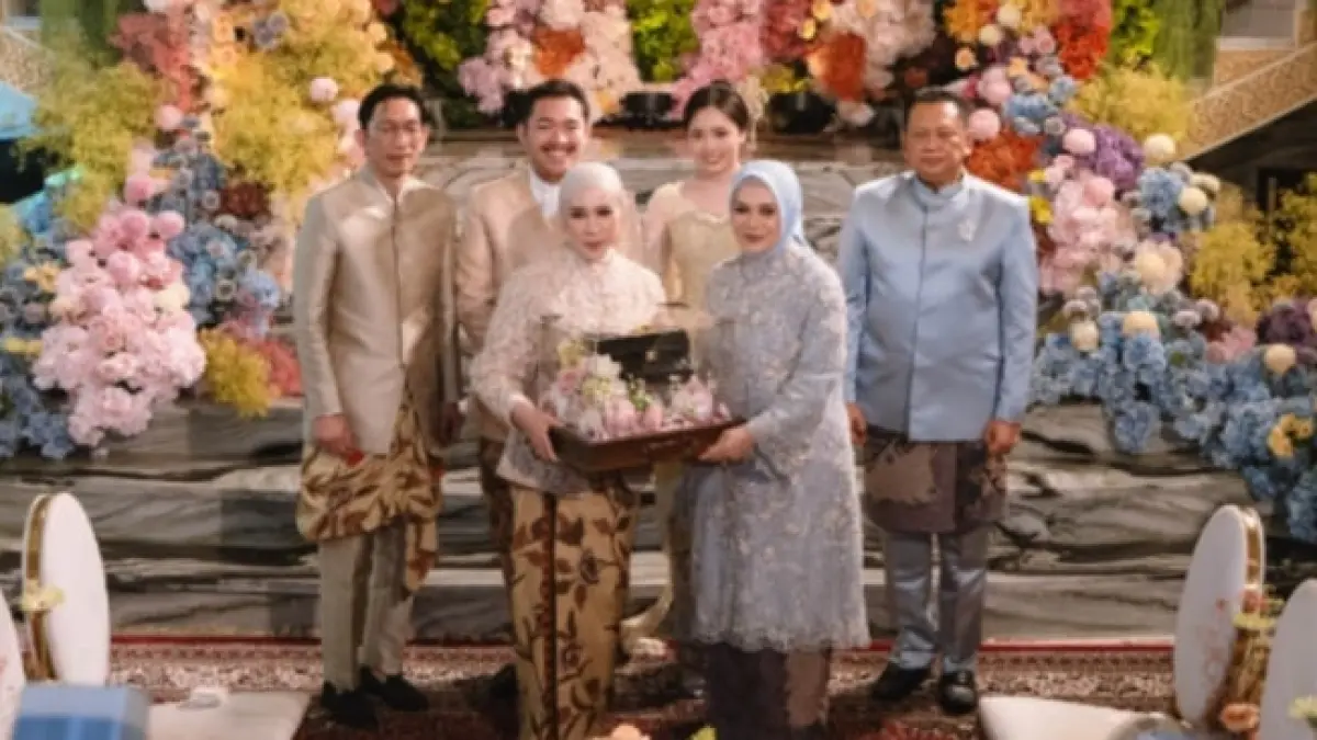 Putra Melly Goeslaw yang Resmi Melamar Putri Bambang Soesatyo.