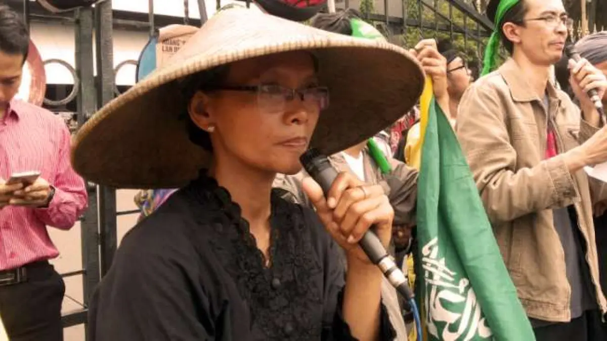 Gunarti, perempuan Sedulur Sikep asal Pati yang mendampingi anak-anak belajar dan mengajak perempuan memahami persoalan Kendeng.(Instagram)