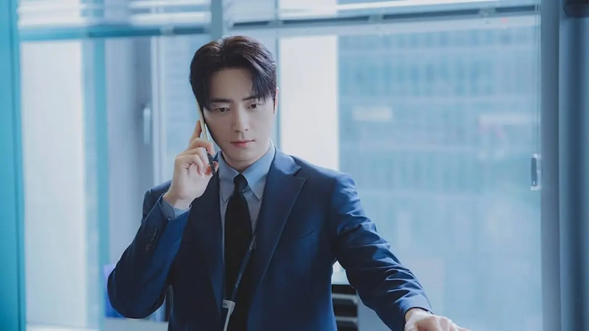 Lee Joon-hyuk jadi pemenang lotre di The Ordinary Jackpot. Tapi, sadar nggak kalau aktor ini ternyata pernah muncul di sejumlah drakor populer? Dari Stranger hingga Love Scout, kamu paling ingat perannya yang mana? (Pinterest)