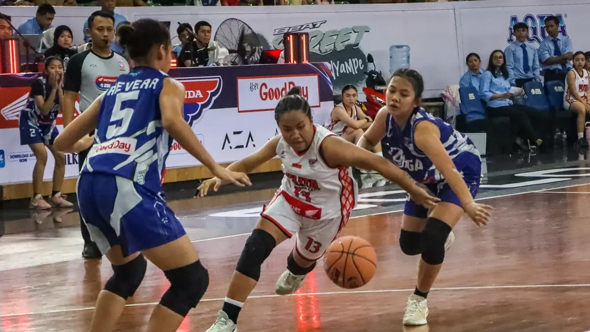 SMA Warga Surakarta comeback dramatis dan menang 29-27 atas SMA Pelita Nusantara Kasih di DBL 2026 Central Java-South Series Kota Solo. (Muh. Ihsan/solobalapan.com)