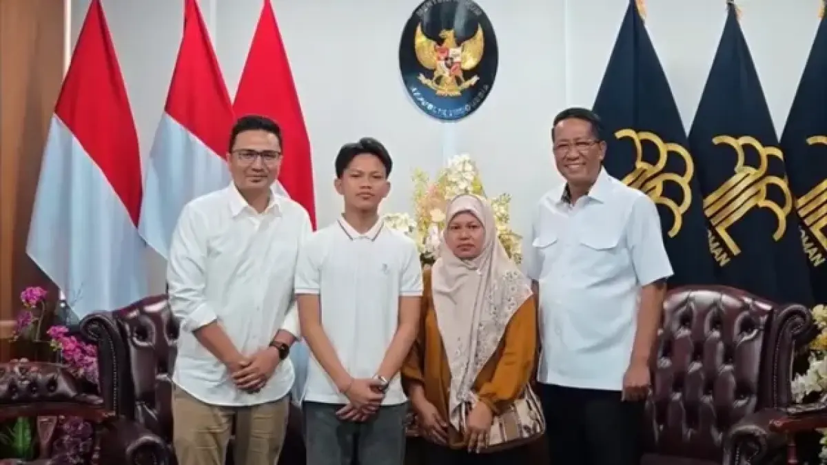 Penyanyi Farel Prayoga kembali bertemu dengan ibu kandungnya (Instagram @farelprayoga.real)
