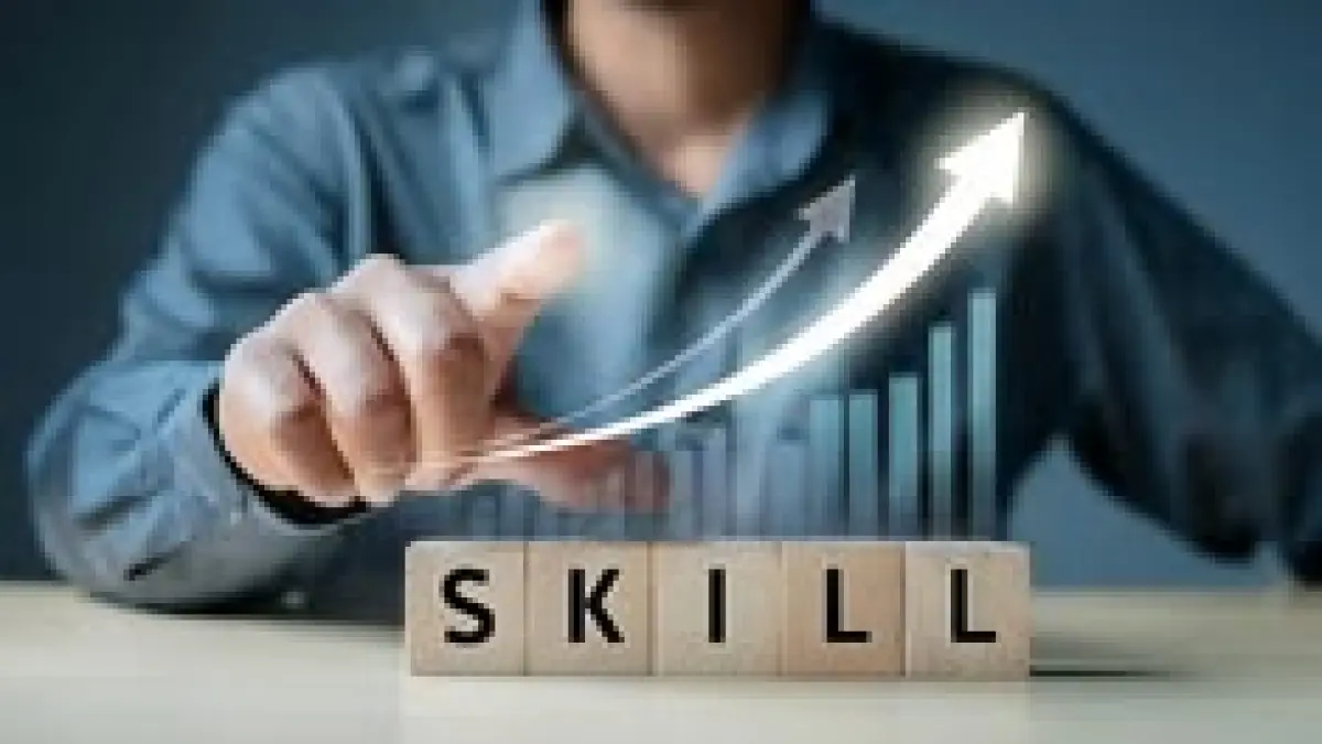 Tujuh skill seperti literasi AI, public speaking, pengolahan data, hingga personal branding bisa ditingkatkan dalam dua hari akhir pekan.