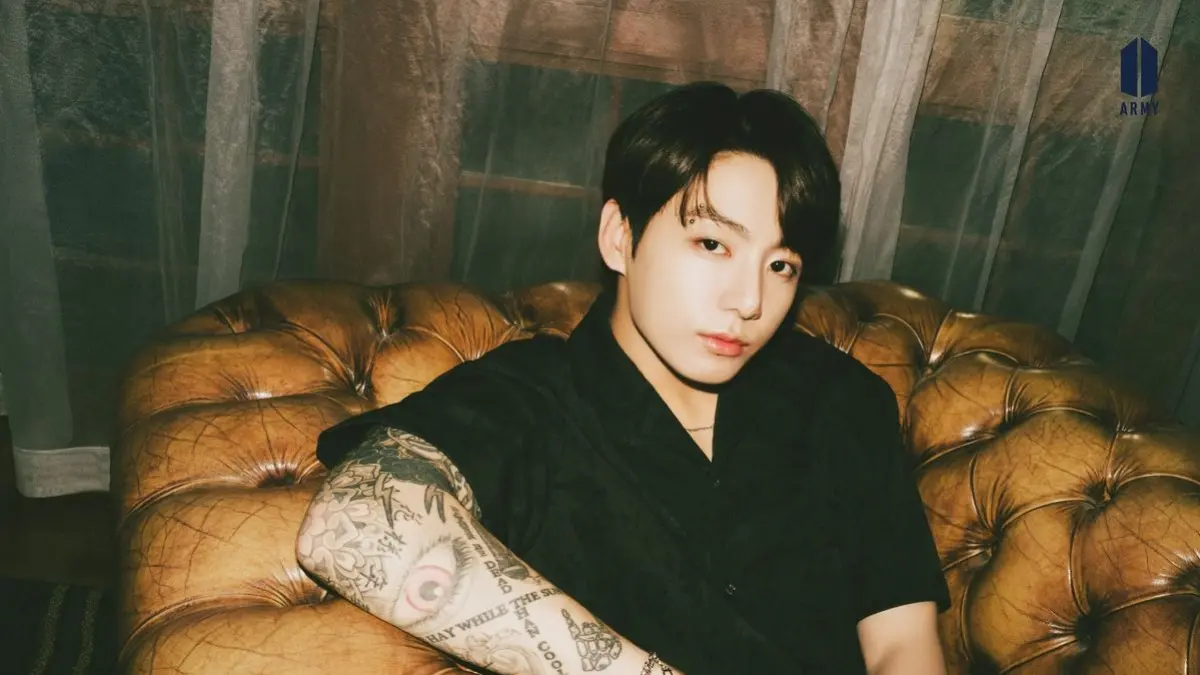Jungkook BTS SUITE LIFE PHOTO - Weverse.