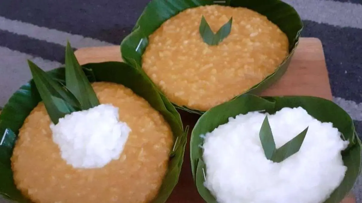 Bubur abang putih menjadi salah satu sajian dalam tradisi selamatan masyarakat Jawa.