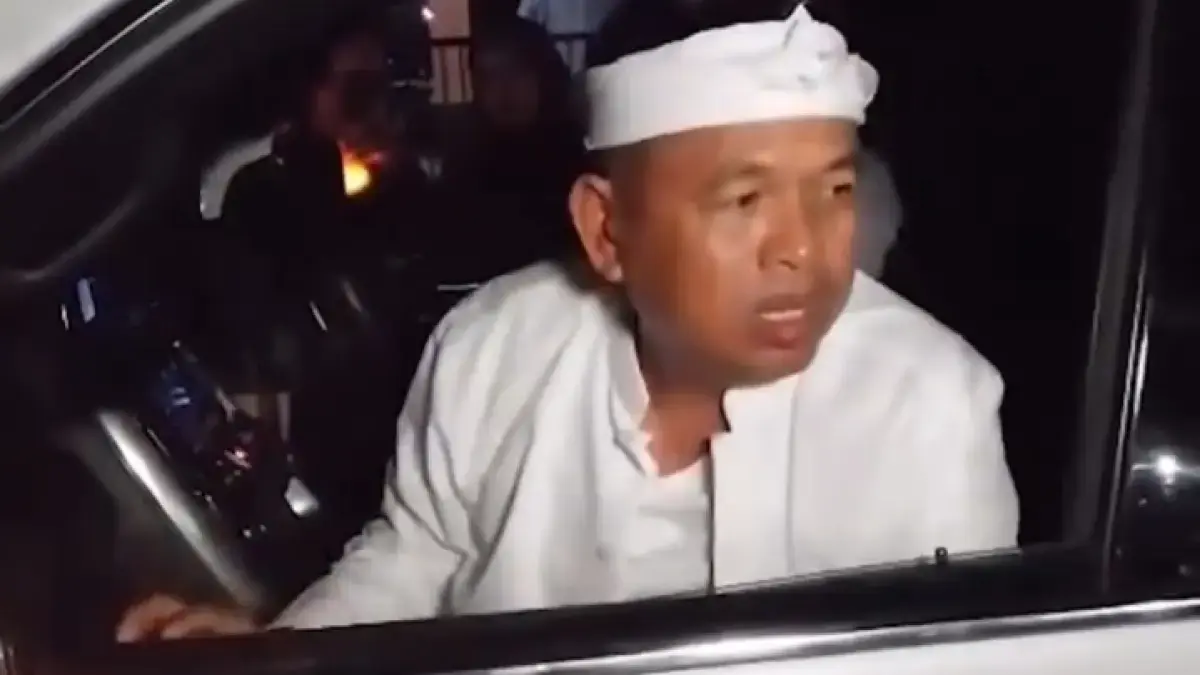 Dedi Mulyadi murka di Lakbok saat rute dialihkan warga. (Sumber: X @NengMonica)