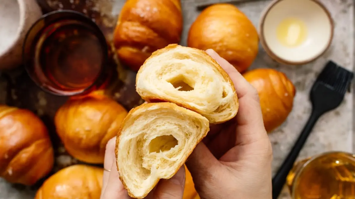 Resep Salt Bread Viral Pakai Bahan Sederhana: Renyah di Luar, Lumer di Dalam!