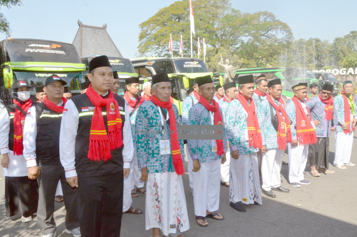 TIBA BESOK: Jamaah Haji Grobogan mulai datang hari ini untuk tiga kloter tiba di Kabupaten Grobogan.