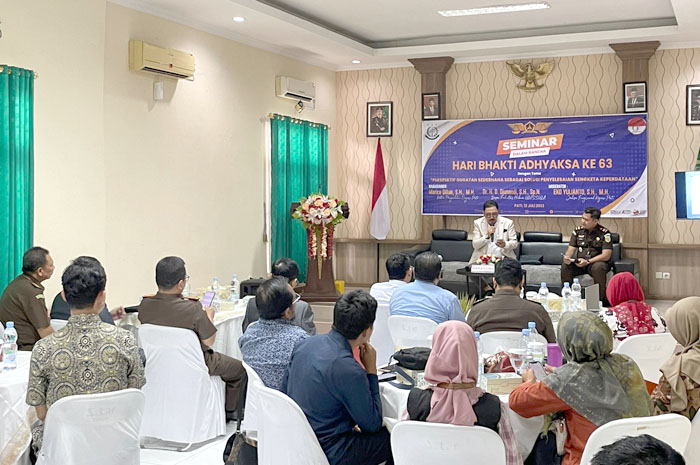 BELAJAR: ASN, BUMN, BUMD Pati mengikuti seminar hukum di Aula Kejari setempat, Rabu (12/7).