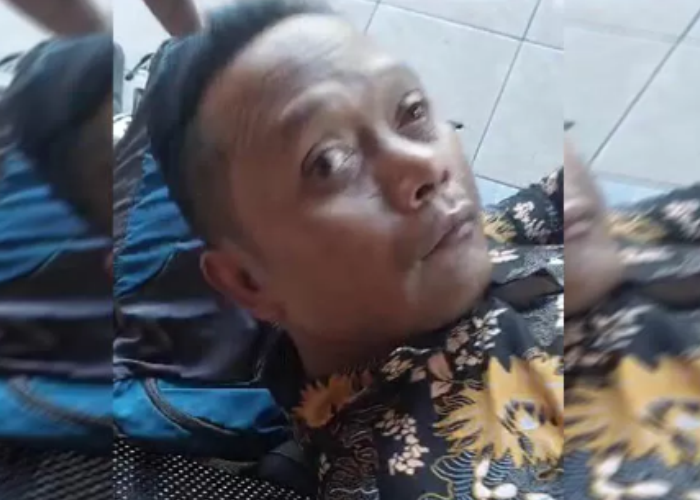 LINGLUNG: Wajah Suwaji tampak kebingungan ketika diringkus petugas di ruang tunggu bus Terminal Kertonegoro pekan lalu.