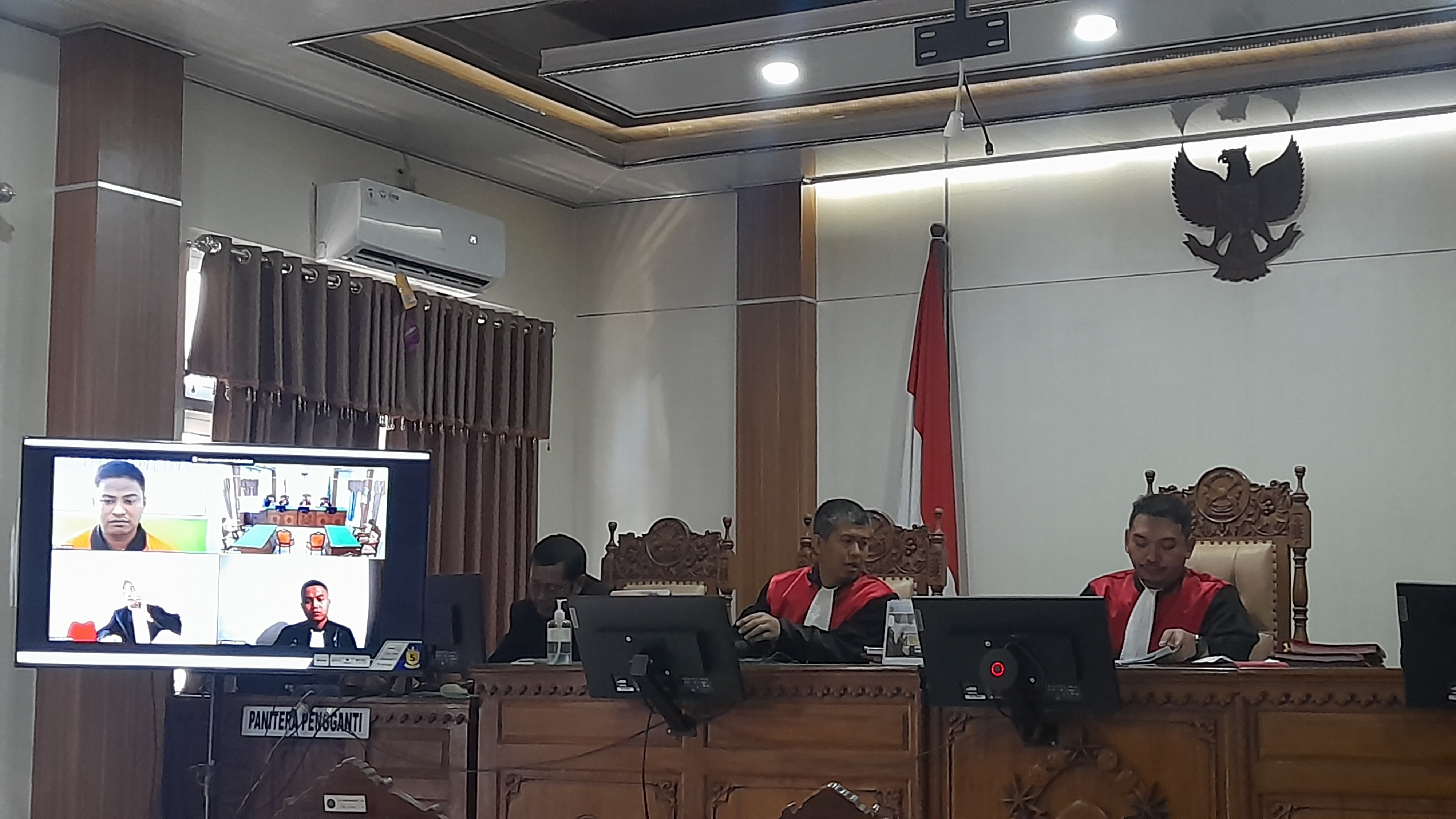 PUTUSAN: Majelis Hakim membacakan vonis dalam sidang pembacaan putusan di Ruang Cakra Pengadilan Negeri Jepara (27/7).