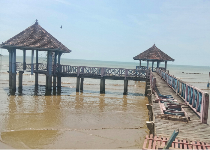 AMBYARR: Kondisi Taman Kartini Rembang nampak memperihatinkan usai tak kunjung mendapat perbaikan, Jumat (28/7).