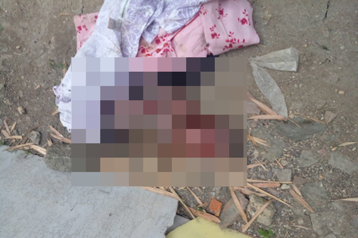 TIDAK BERDOSA: Bayi ditemukan warga di Desa Genuksuran, Kecamatan Purwodadi pada Minggu sore (30/7).