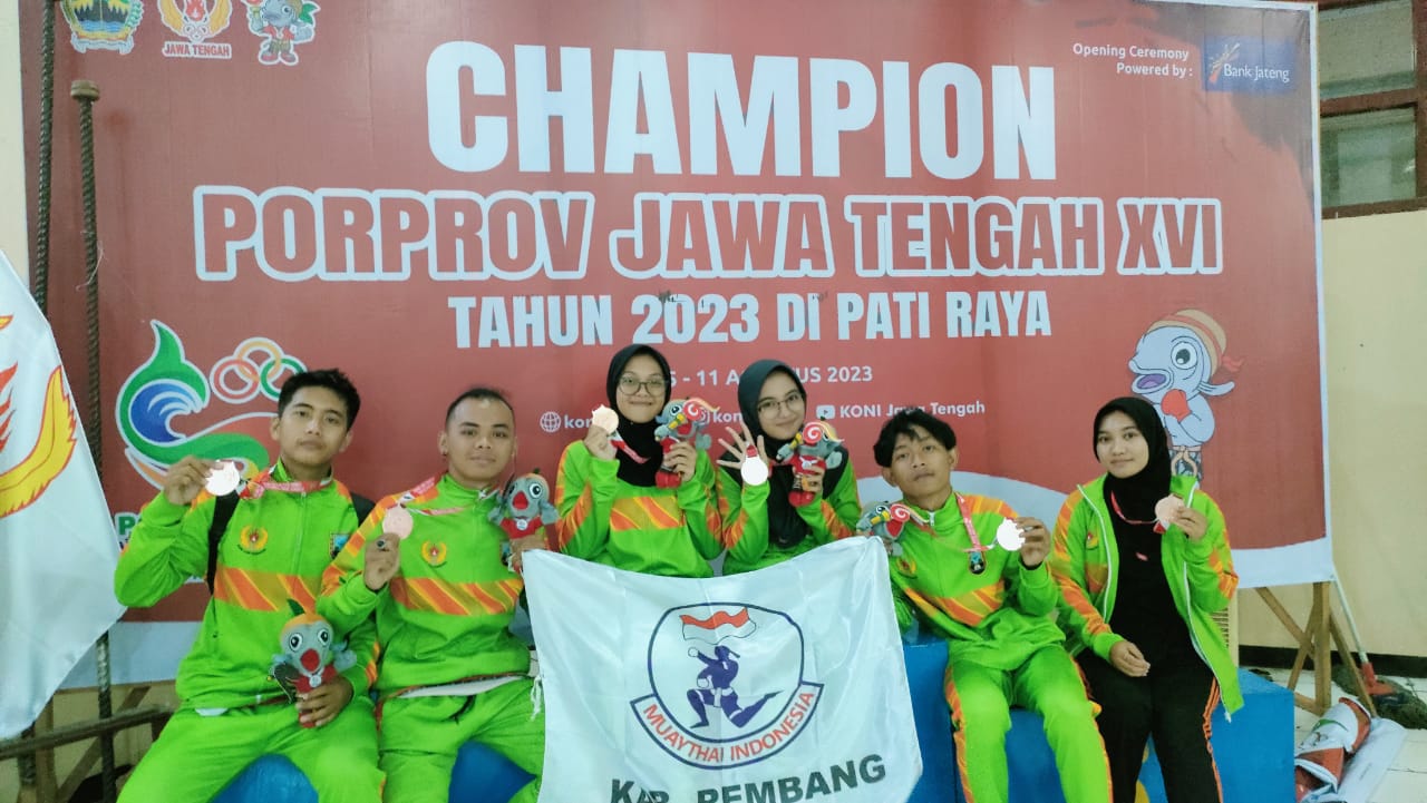 PRESTASI: Enam atlet Muay Thai Rembang berhasil memboyong medali pada ajang Porprov Jateng 2023.