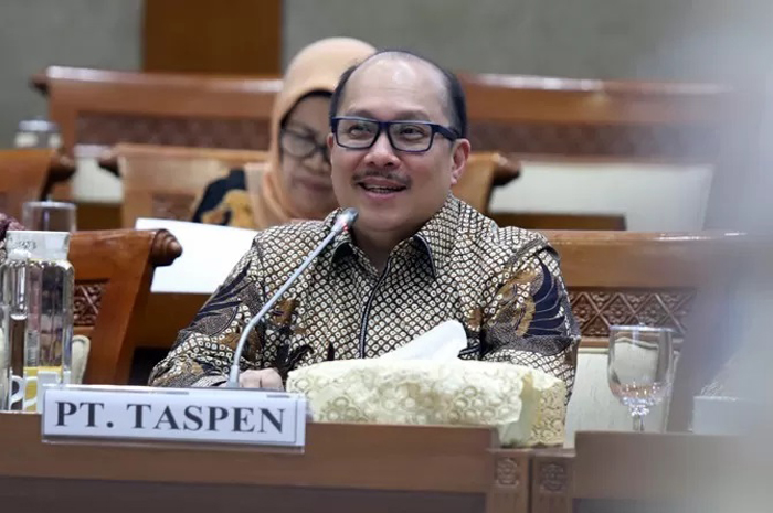 Direktur Utama PT Taspen Antonius N.S Kosasih saat mengikuti Rapat Dengar Pendapat (RDP) dengan Komisi XI DPR RI di Kompleks Parlemen, Senayan, Jakarta, Rabu (29/1).