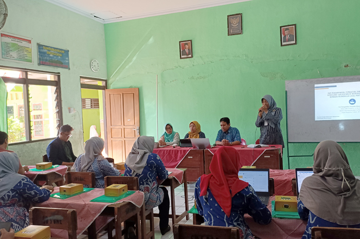 Pendampingan Pembuatan dan Penggunaan ARA BerKeLana UMK di SD N 5 Bae.