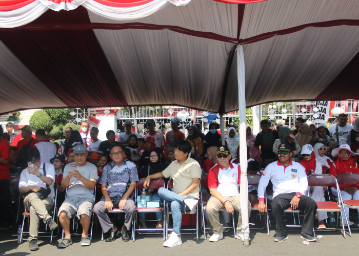 HADIR: Sejumlah tamu dari Asosiasi Korea saat menyaksikan Jepara Spectacular Carnival pada Sabtu (19/8).