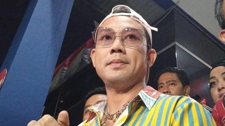 Denny Sumargo resmi melaporkan DJ Verny Hasan atas kasus dugasn pencemaran nama baik.