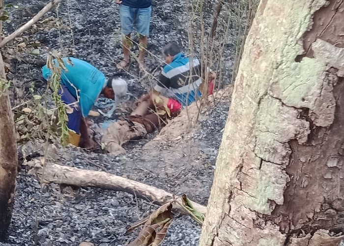 Mayat wanita yang ditemukan di area tegalan di Desa Sriombo Rembang, Rabu (23/8).