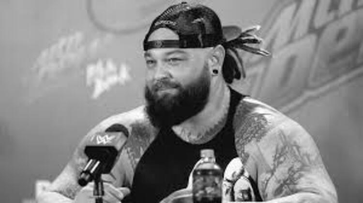 RADAR KUDUS - Pegulat WWE Bray Wyatt dikabarkan meninggal dunia pada Kamis, (24/8) waktu setempat. Profil Bray Wyatt pun banyak dicari.