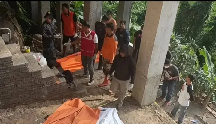 Akibat tali lift putus lima orang karyawan resort dinyatakan tewas usai terjatuh ke jurang akibat tali lift putus di Ubud, Gianyar, Bali, Jumat (1/9).