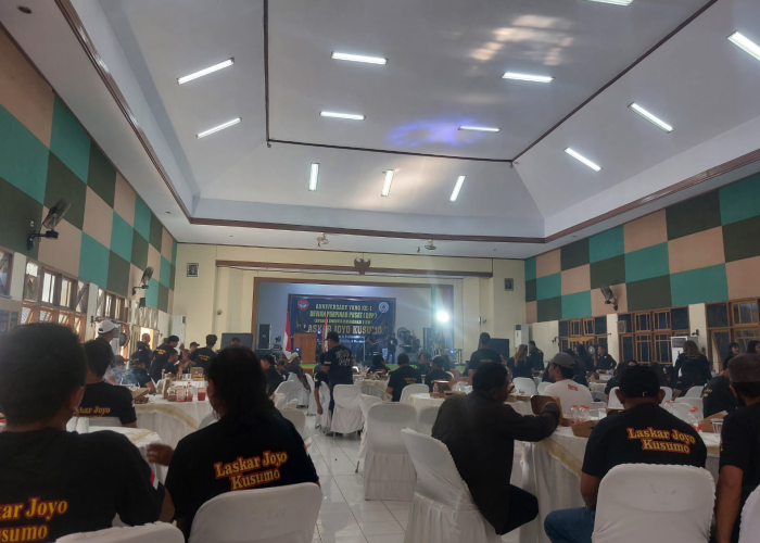 ANNIVERSARY: Dewan Pimpinan Pusat (DPP) Lembaga Swadaya Masyarakat (LSM) Laskar Joyo Kusumo merayakan anniversary pertama pada Selasa (5/9).