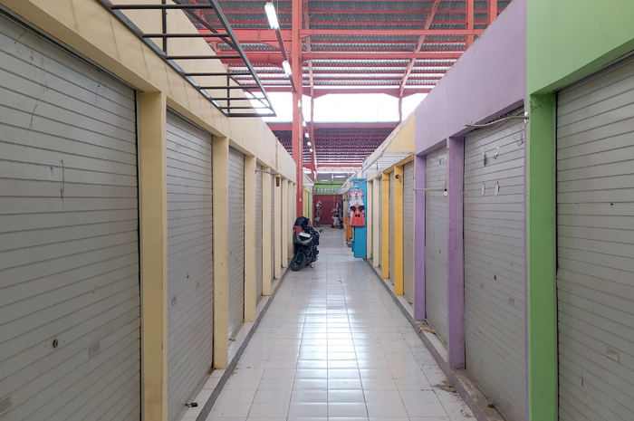 TUTUP: Puluhan kios di Pasar Rakyat Sido Makmur Blora tutup.