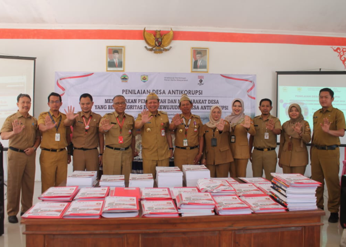 Wakil Bupati Bambang Pudjianto, Tim Inspektorat Jateng, Inspektorat Grobogan, Dispermades Jateng dan Grobogan, serta Diskominfo Jateng dan Grobogan saat melakukan penilaian baru-baru ini.
