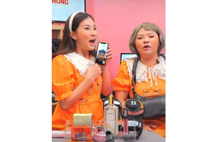 Sarwendah sedang memandu acara live streaming Flash Sale Shopee Live, Rabu (9/9).