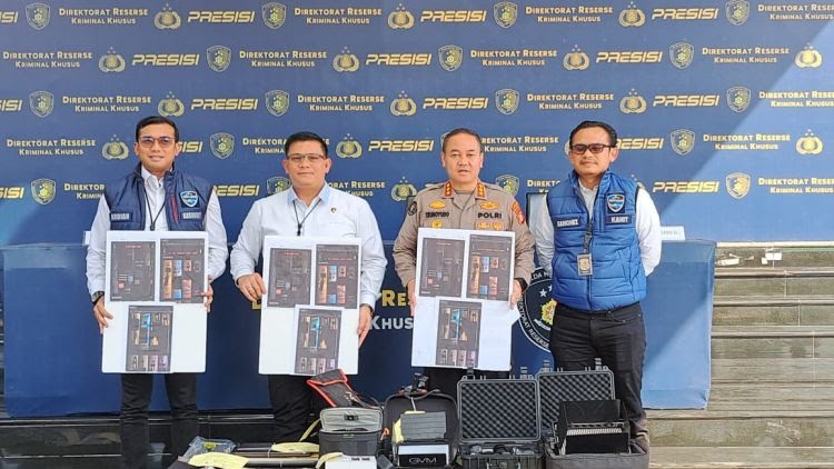 Kepolisian sudah menangkap 5 orang dengan peran yang berbeda soal kasus rumah produksi film porno di Jaksel