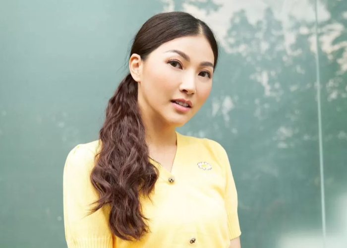 Istri Ruben Onsu, Sarwendah.
