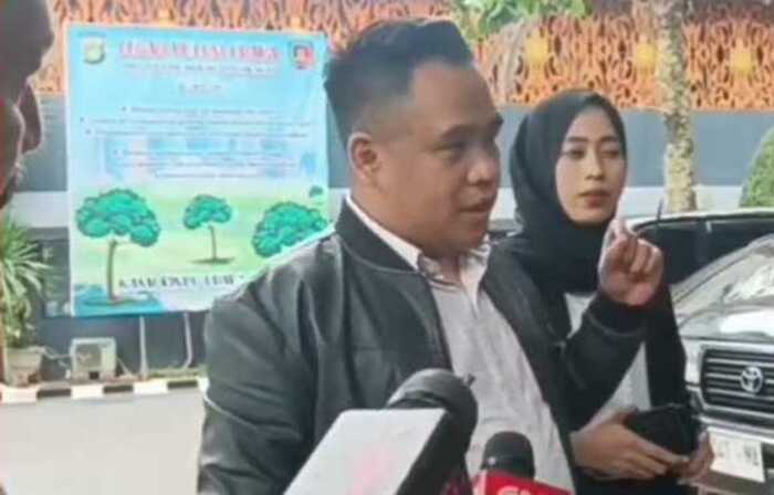Kuasa hukum CN, Acong Latif di Polda Metro Jaya