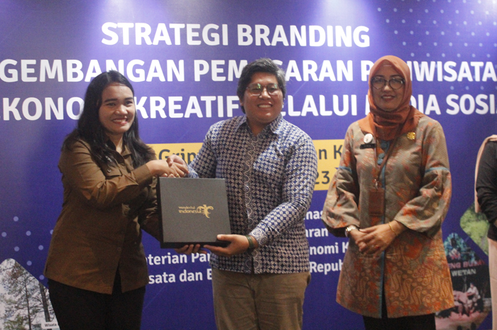 SINERGI: Kemenparekraf bersama Komisi X DPR RI menyelenggarakan bimtek strategi promosi ekraf dan wisata, Rabu (20/9).